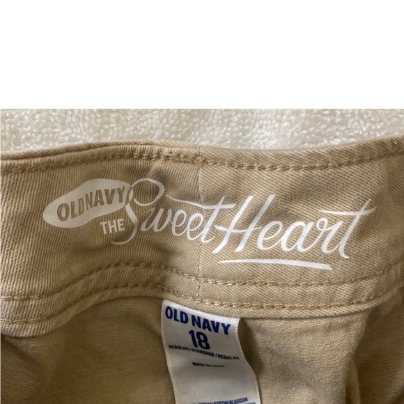 Old Navy women’s size 18 “Sweetheart’ pants in tan. Excellent Condition - Picture 2 of 2